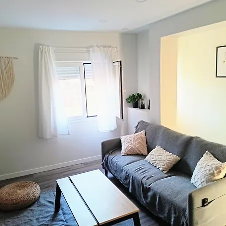 Habitacion Doble En Apartamento Reformado Con Terraza Double In Lovely With Terrace Homestay *
