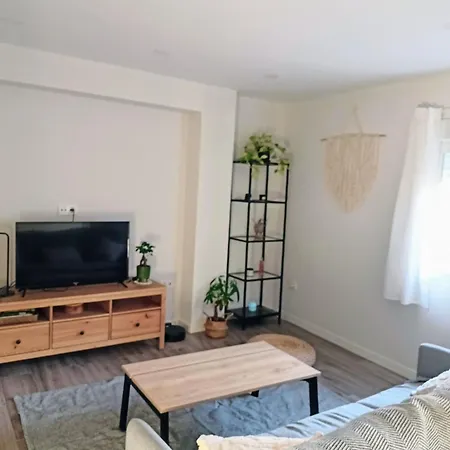 Habitacion Doble En Apartamento Reformado Con Terraza Double In Lovely With Terrace Homestay *