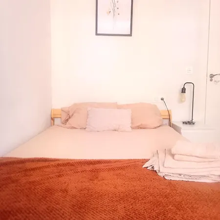 Homestay Habitacion Doble En Apartamento Reformado Con Terraza Double In Lovely With Terrace Granada
